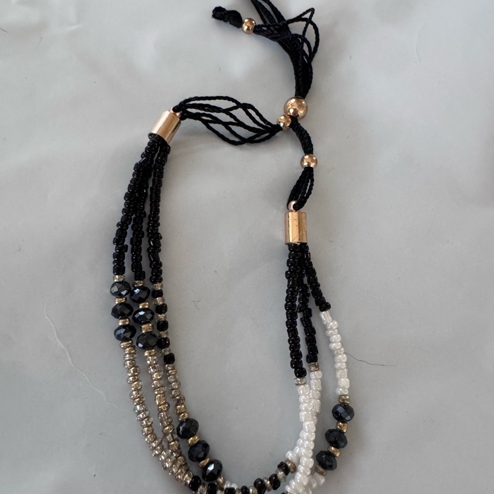 Black, White and Gold Beaded Bracelet - Picture 2 of 3